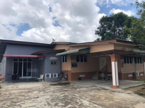 Complete 3-bedroom house with private bathrooms.